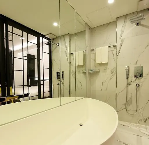 インフィニ 3*